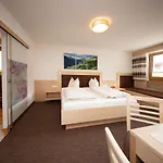 Haus Montjola Guest house