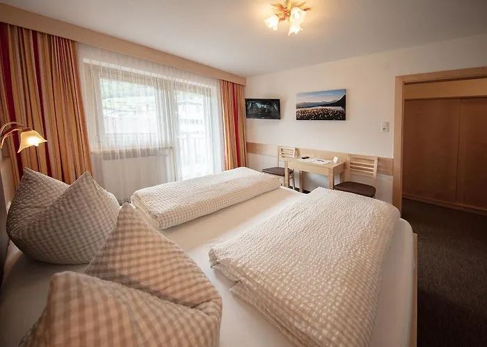 Haus Montjola Πανσιόν 3*