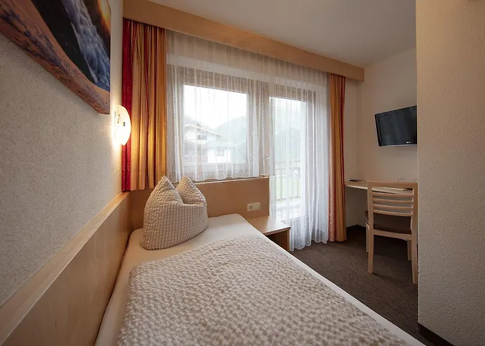 Haus Montjola Πανσιόν 3*