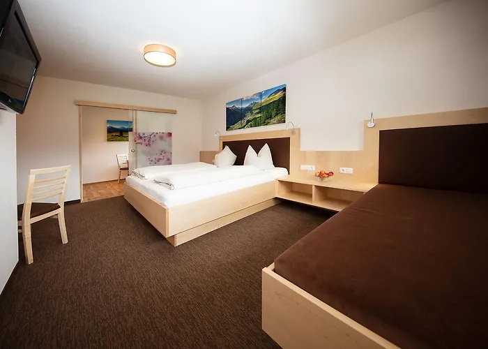 Haus Montjola Πανσιόν 3*