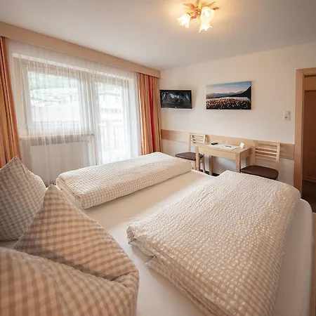 Haus Montjola Πανσιόν 3*